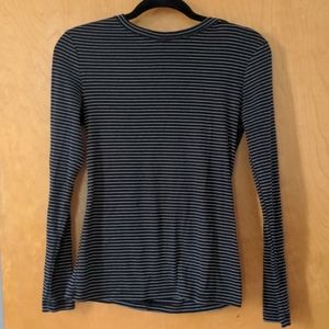 Last day to buy!Universal thread long sleeve tee